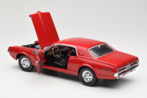 Mercury Cougar XR-7 Red Sun Star 1:18 1541 Diecast - image 5 of 8