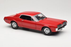 Mercury Cougar XR-7 Red Sun Star 1:18 1541 Diecast - image 6 of 8