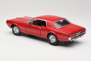 Mercury Cougar XR-7 Red Sun Star 1:18 1541 Diecast - image 7 of 8