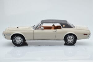 Mercury Cougar XR7-G Fawn Sun Star 1:18 1572 Diecast - image 4 of 8