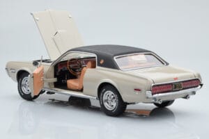 Mercury Cougar XR7-G Fawn Sun Star 1:18 1572 Diecast - image 5 of 8