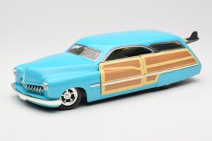 Mercury Merc Woodie Blue Hot Wheels 1:18 27806 Diecast