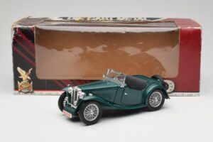 MG TC Midget Shires Green Road Legends 1:18 92468 Diecast - image 8 of 8
