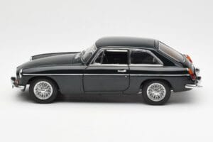 MGB GT Mk2 Coupe Racing Green AUTOart 1:18 76602 Diecast - image 4 of 8
