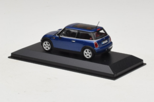 Mini Cooper Blue Minichamps 1:43 MINI009 Diecast - image 3 of 5
