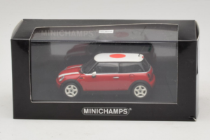 Mini Cooper Red With Japan Flag Minichamps 1:43 80420309024-R1 Diecast - image 5 of 5
