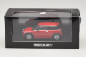 Mini Cooper One R50 Aero Red Minichamps 1:43 431138272 Diecast - image 4 of 4