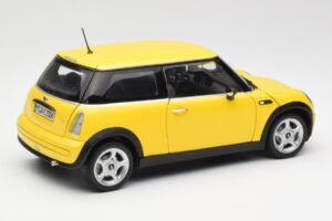 Mini Cooper One R50 Aerodynamics Package Yellow Kyosho 1:18 80430148553 Diecast - image 3 of 8