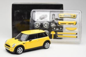 Mini Cooper One R50 Aerodynamics Package Yellow Kyosho 1:18 80430148553 Diecast - image 8 of 8