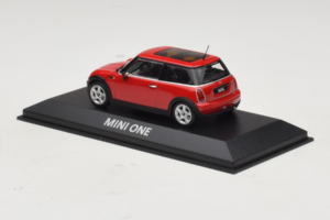 Mini Cooper Red Minichamps 1:43 MINI010 Diecast - image 3 of 4