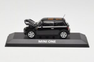 Mini One R50 Black With Black Roof Minichamps 1:43 MINI005 Diecast - image 5 of 5