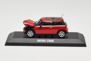 Mini One R50 Red With Red Roof Minichamps 1:43 MINI001 Diecast - image 5 of 5