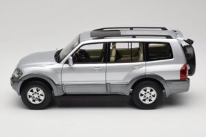 Mitsubishi Pajero V73 Blue YC Model 1:18 241218040102010209 Diecast - image 4 of 8