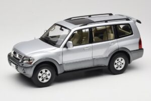 Mitsubishi Pajero V73 Blue YC Model 1:18 241218040102010209 Diecast
