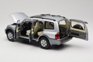 Mitsubishi Pajero V73 Blue YC Model 1:18 241218040102010209 Diecast - image 5 of 8