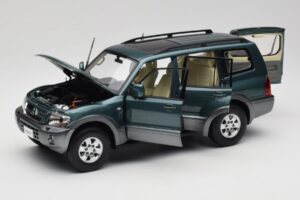 Mitsubishi Pajero V73 Green YC Model 1:18 241218040101010215 Diecast - image 2 of 8