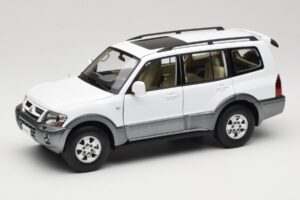 Mitsubishi Pajero V73 White YC Model 1:18 241218040103010206 Diecast