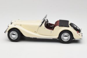 Morgan 4/4 Series II White Kyosho 1:18 08111W Diecast - image 4 of 8