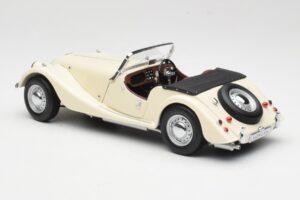 Morgan 4/4 Series II White Kyosho 1:18 08111W Diecast - image 7 of 8