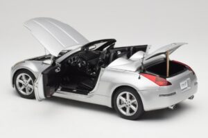 Nissan 350Z Z33 Roadster Diamond Silver AUTOart 1:18 77371 Diecast - image 5 of 8