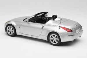 Nissan 350Z Z33 Roadster Diamond Silver AUTOart 1:18 77371 Diecast - image 7 of 8