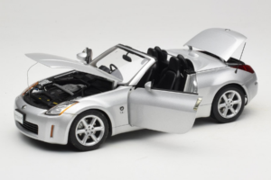 Nissan Fairlady Z Z33 Roadster Diamond Silver AUTOart 1:18 77376 Diecast - image 2 of 8