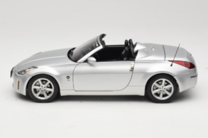 Nissan Fairlady Z Z33 Roadster Diamond Silver AUTOart 1:18 77376 Diecast - image 4 of 8
