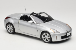 Nissan Fairlady Z Z33 Roadster Diamond Silver AUTOart 1:18 77376 Diecast - image 6 of 8