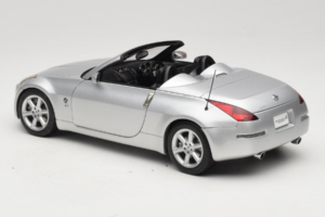 Nissan Fairlady Z Z33 Roadster Diamond Silver AUTOart 1:18 77376 Diecast - image 7 of 8