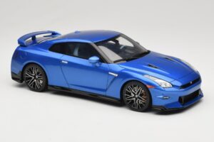 Nissan GT-R R35 Skyline Edition Bayside Blue GT Spirit 1:18 GT521 Resin - image 4 of 6