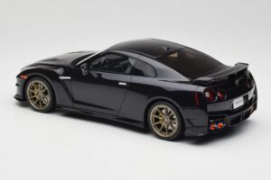 Nissan GT-R R35 Takumi Edition Midnight Purple GT Spirit 1:18 GT932 Resin - image 5 of 6
