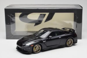 Nissan GT-R R35 Takumi Edition Midnight Purple GT Spirit 1:18 GT932 Resin - image 6 of 6