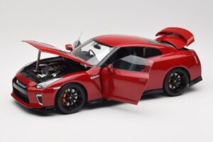 Nissan GT-R R35 Track Edition NISMO Vibrant Red MotorHelix 1:18 M83511 Diecast - image 2 of 8