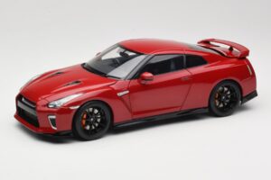 Nissan GT-R R35 Track Edition NISMO Vibrant Red MotorHelix 1:18 M83511 Diecast