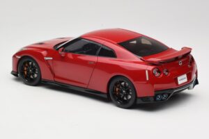 Nissan GT-R R35 Track Edition NISMO Vibrant Red MotorHelix 1:18 M83511 Diecast - image 7 of 8
