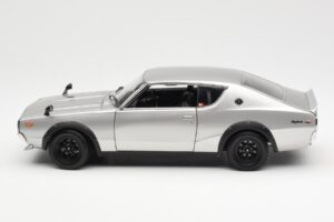 Nissan Skyline 2000 GT-R KPGC110 Silver Kyosho 1:18 08255S Diecast - image 4 of 8