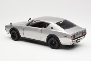 Nissan Skyline 2000 GT-R KPGC110 Silver Kyosho 1:18 08255S Diecast - image 7 of 8