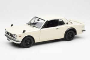 Nissan Skyline 2000 GT-R KPGC110 White Kyosho 1:18 08127W Diecast