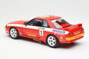 Nissan Skyline GT-R R32 #1 J. Richards / M. Skaife Bathurst 1000 Winner 1992 AUTOart 1:18 89279 Diecast - image 7 of 8