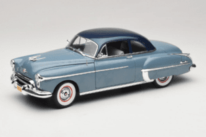 Oldsmobile 88 Blue Grease Auto World 1:18 AWSS103/06 Diecast