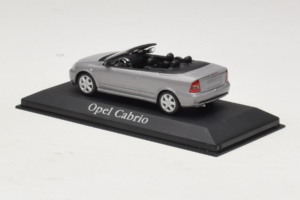 Opel Astra G Cabriolet Grey Metallic Minichamps 1:43 ASTRA001 Diecast - image 3 of 4