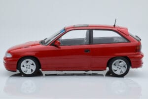 Opel Astra F GSi Red Norev 1:18 183672 Diecast - image 3 of 6