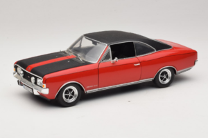 Opel Commodore GS/E Red Revell 1:18 8826 Diecast