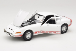 Opel GT White Minichamps 1:18 180049027 Diecast - image 2 of 8