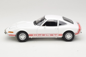 Opel GT White Minichamps 1:18 180049027 Diecast - image 4 of 8