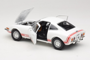 Opel GT White Minichamps 1:18 180049027 Diecast - image 5 of 8