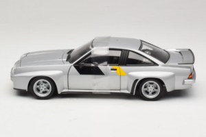 Opel Manta 400 Homologation Silver Revell 1:18 08491 Diecast - image 3 of 6