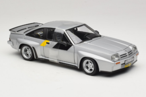 Opel Manta 400 Homologation Silver Revell 1:18 08491 Diecast - image 4 of 6