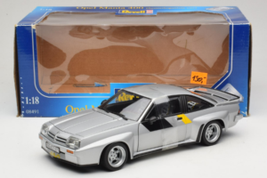 Opel Manta 400 Homologation Silver Revell 1:18 08491 Diecast - image 6 of 6
