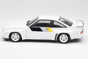 Opel Manta 400 Homologation White Revell 1:18 8819 Diecast - image 4 of 8